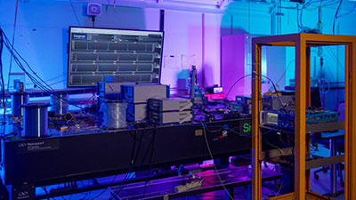 'Squeezed light' technology could accelerate path to quantum networking